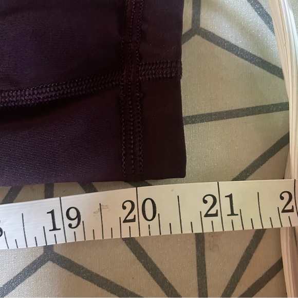 Lulu lemon leggings maroon size 6 - Picture 10 of 13